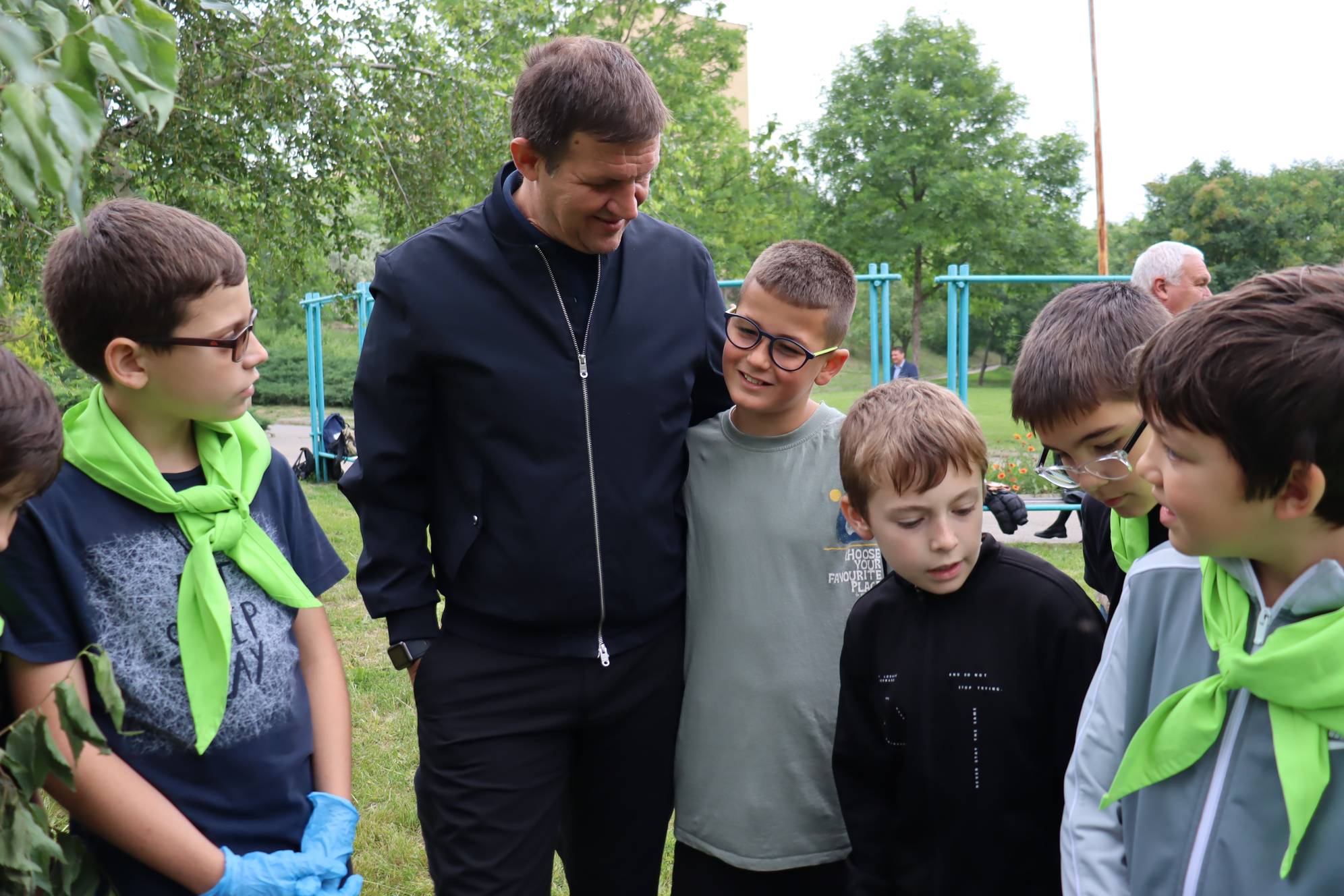  Нови 20 фиданки в Деня на Европа в алея 